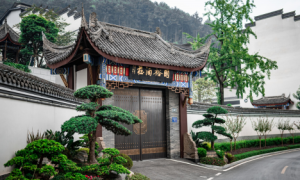 从山村少年到酒业开拓者：国裕酒业创始人马来的匠心之路